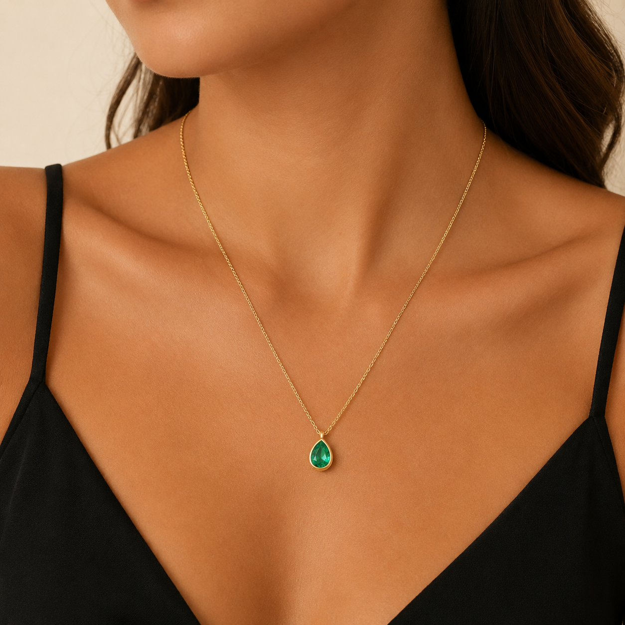 Collier Émeraude Solitaire